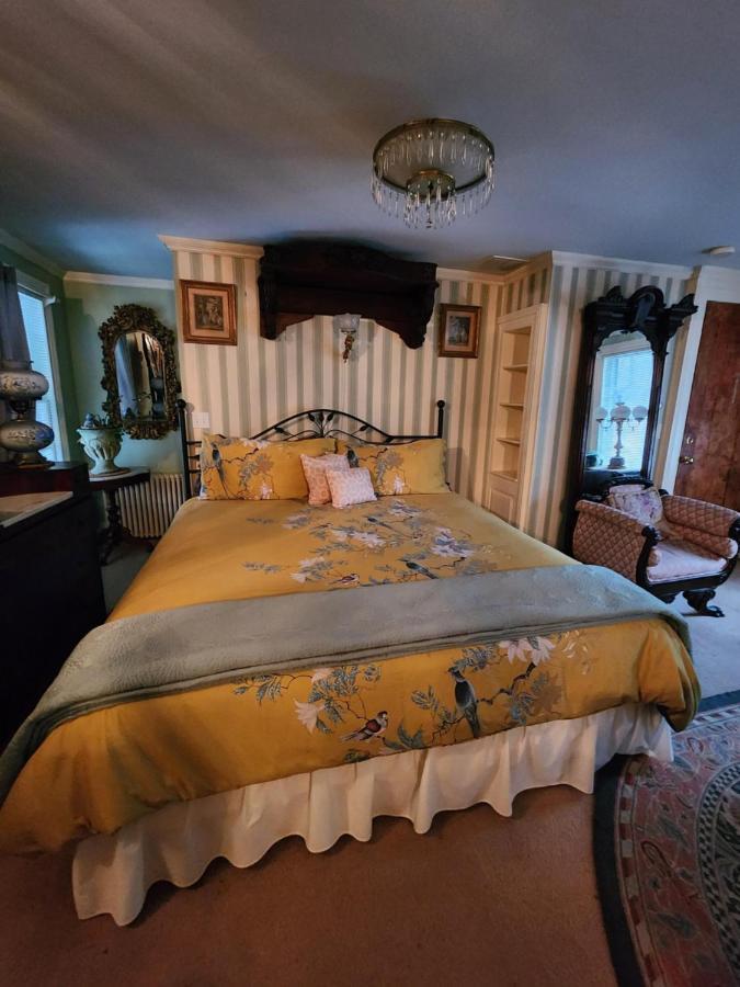 House Of 1833 Bed And Breakfast Мистик Екстериор снимка