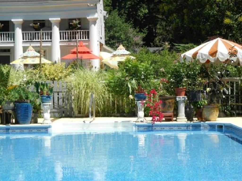 House Of 1833 Bed And Breakfast Мистик Екстериор снимка